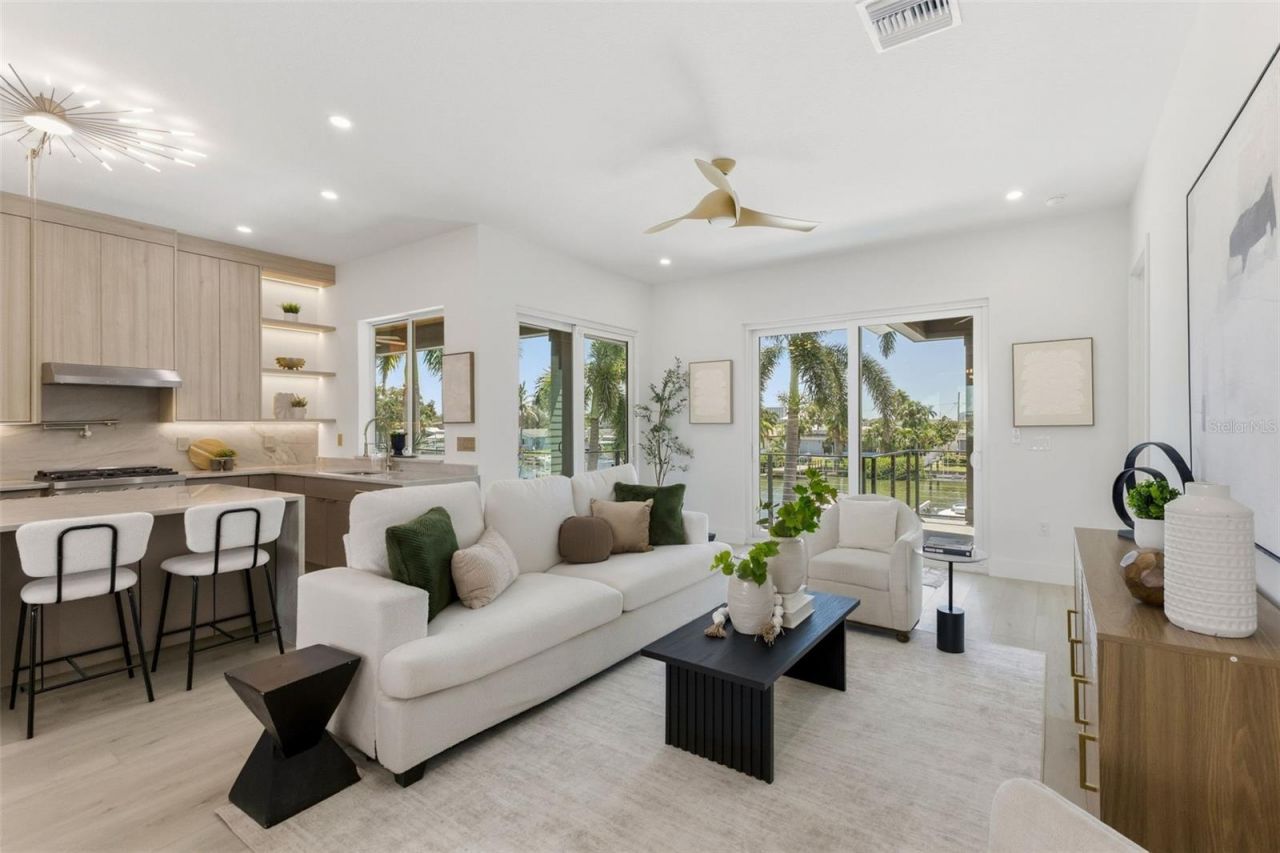 7870 Causeway Boulevard S, Saint Petersburg, FL 33707 Photo