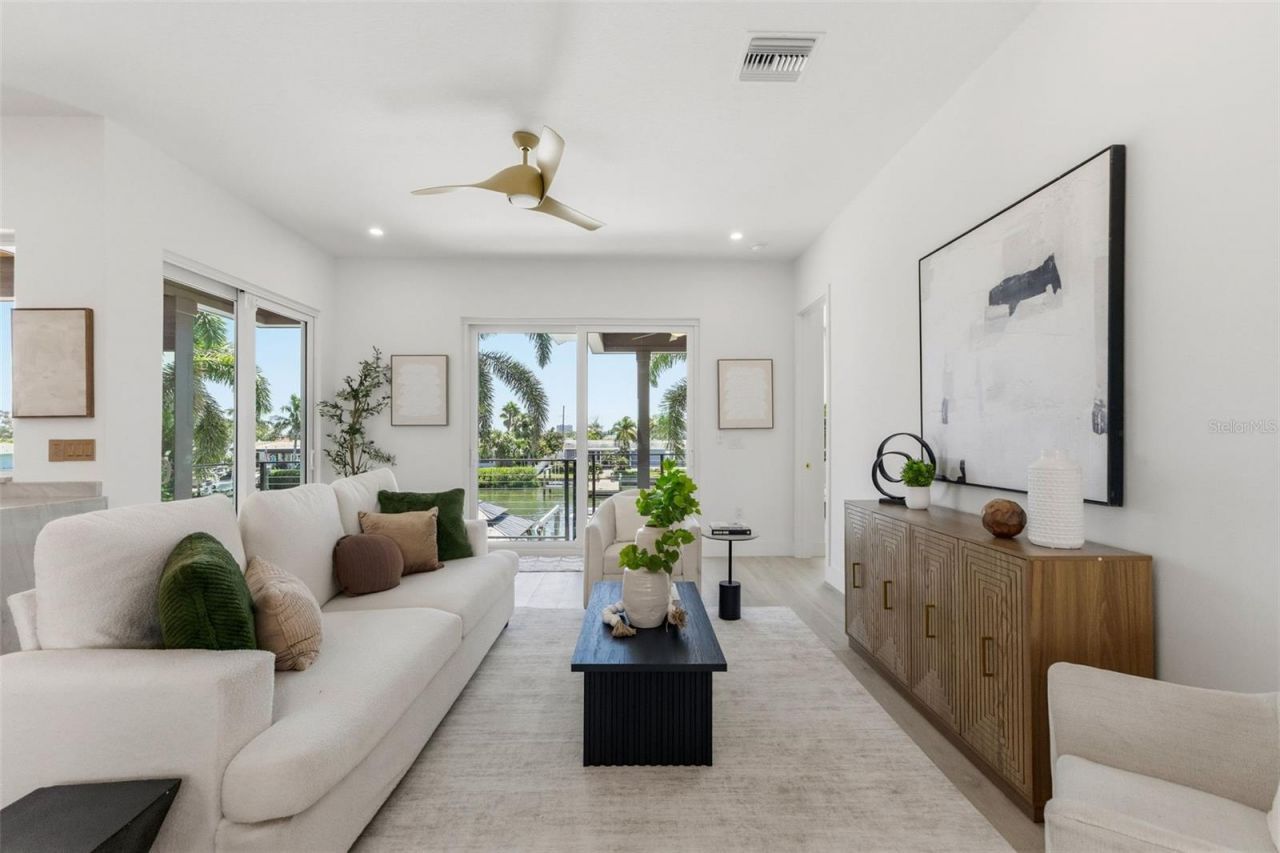 7870 Causeway Boulevard S, Saint Petersburg, FL 33707 Photo