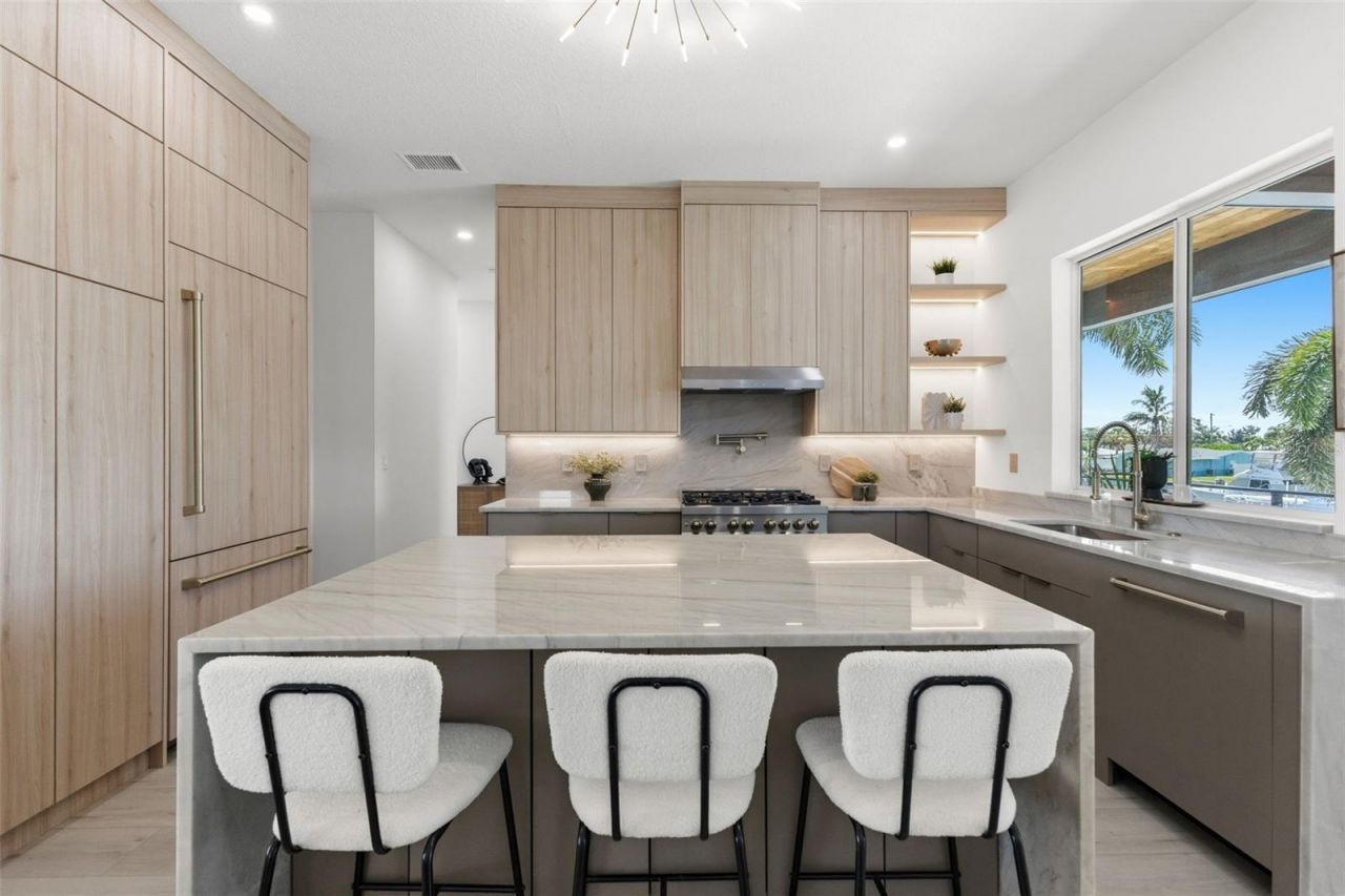 7870 Causeway Boulevard S, Saint Petersburg, FL 33707 Photo