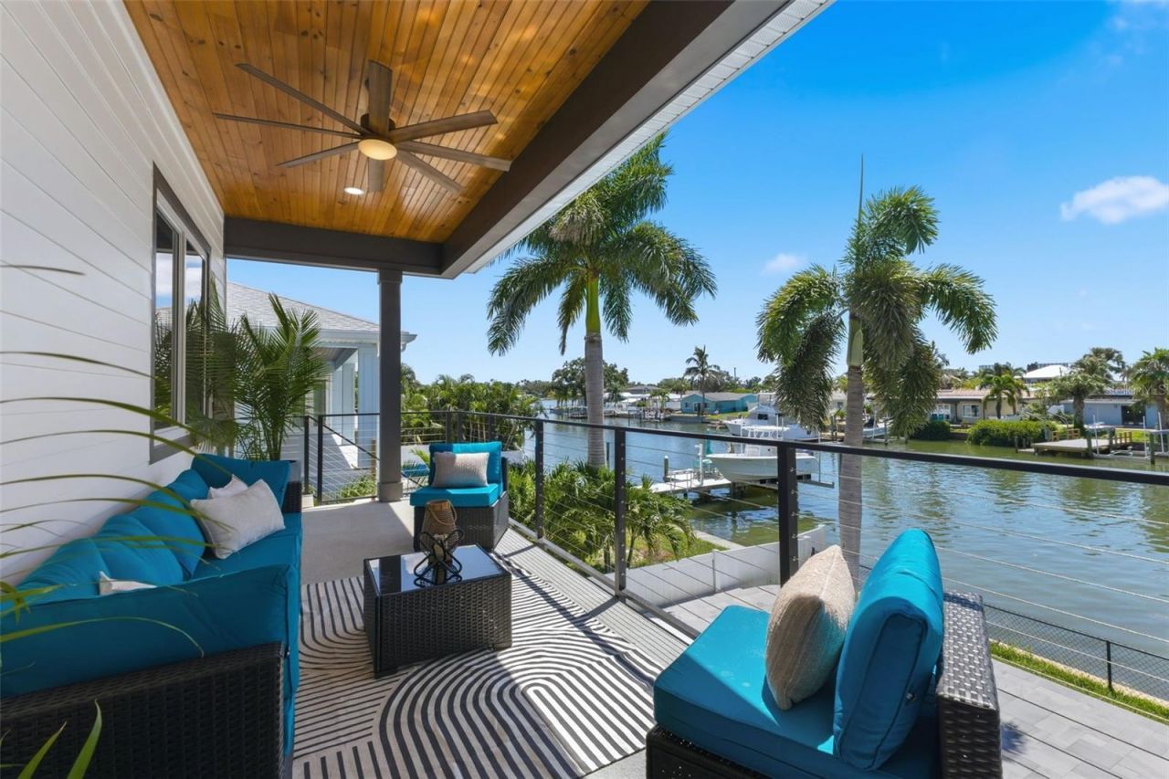 7870 Causeway Boulevard S, Saint Petersburg, FL 33707 Photo