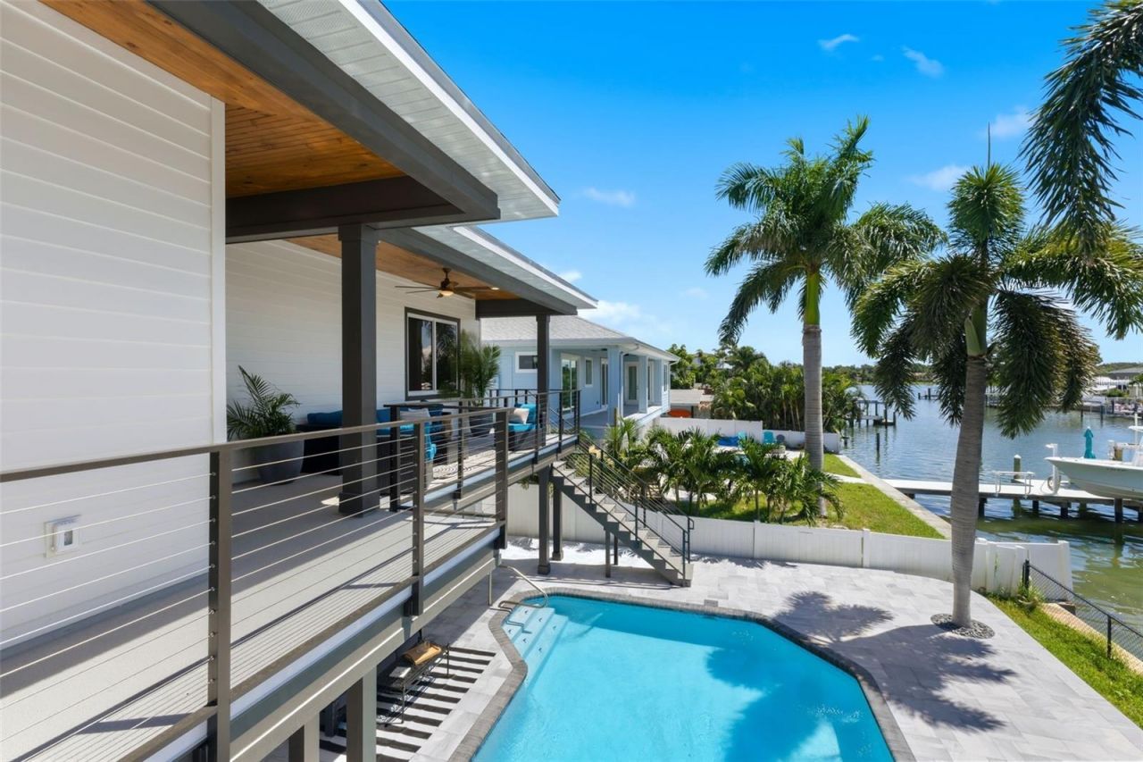7870 Causeway Boulevard S, Saint Petersburg, FL 33707 Photo