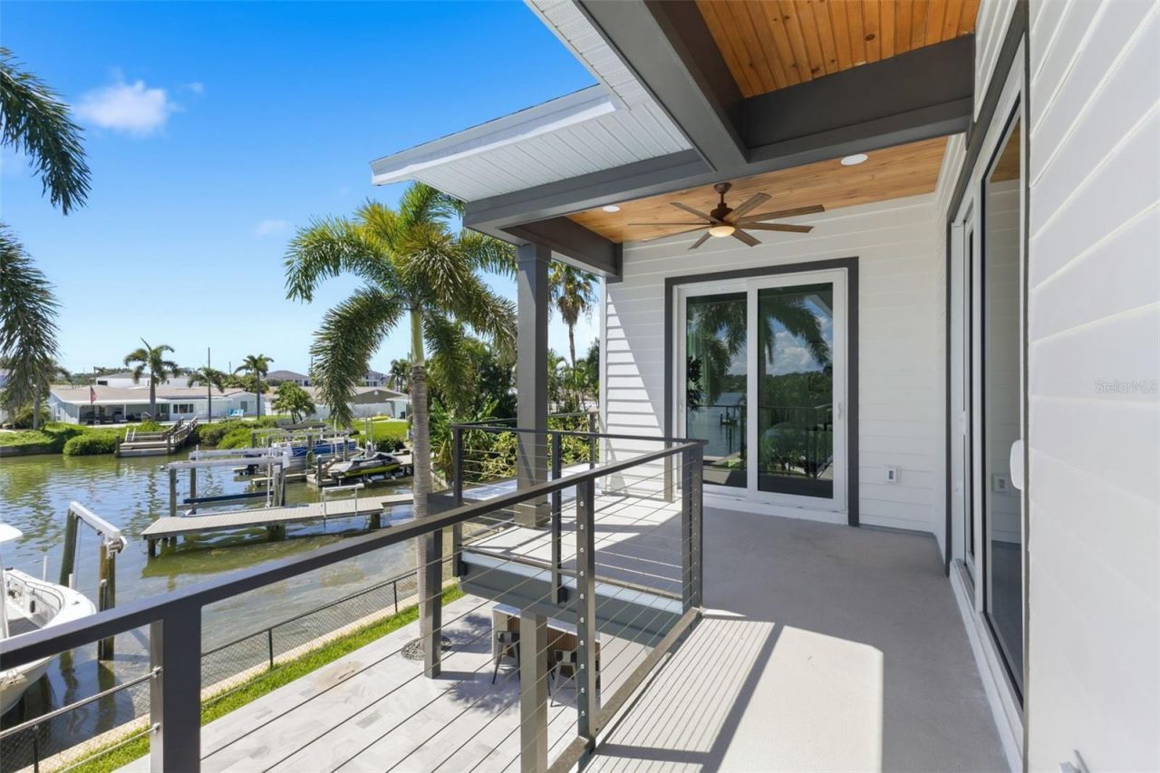 7870 Causeway Boulevard S, Saint Petersburg, FL 33707 Photo