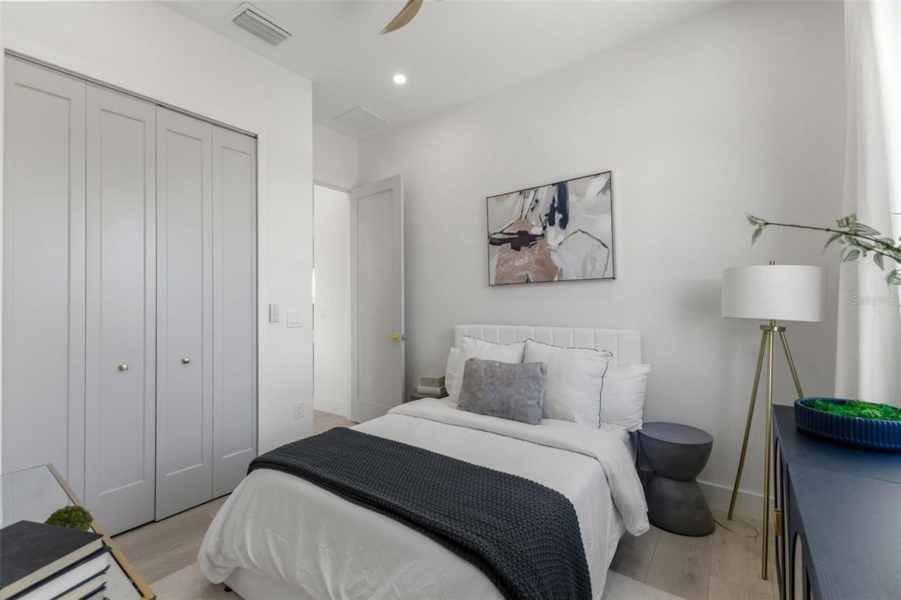 7870 Causeway Boulevard S, Saint Petersburg, FL 33707 Photo
