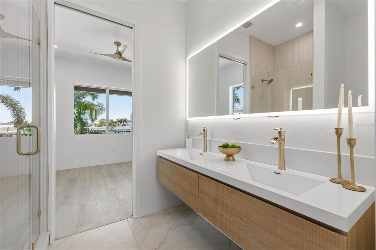 7870 Causeway Boulevard S, Saint Petersburg, FL 33707 Photo