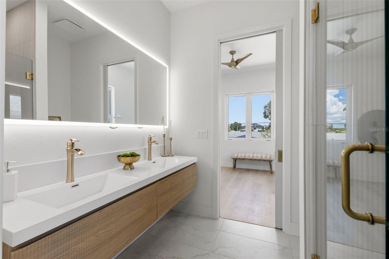 7870 Causeway Boulevard S, Saint Petersburg, FL 33707 Photo