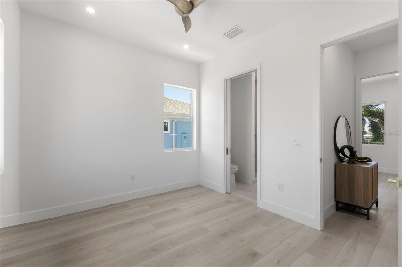 7870 Causeway Boulevard S, Saint Petersburg, FL 33707 Photo