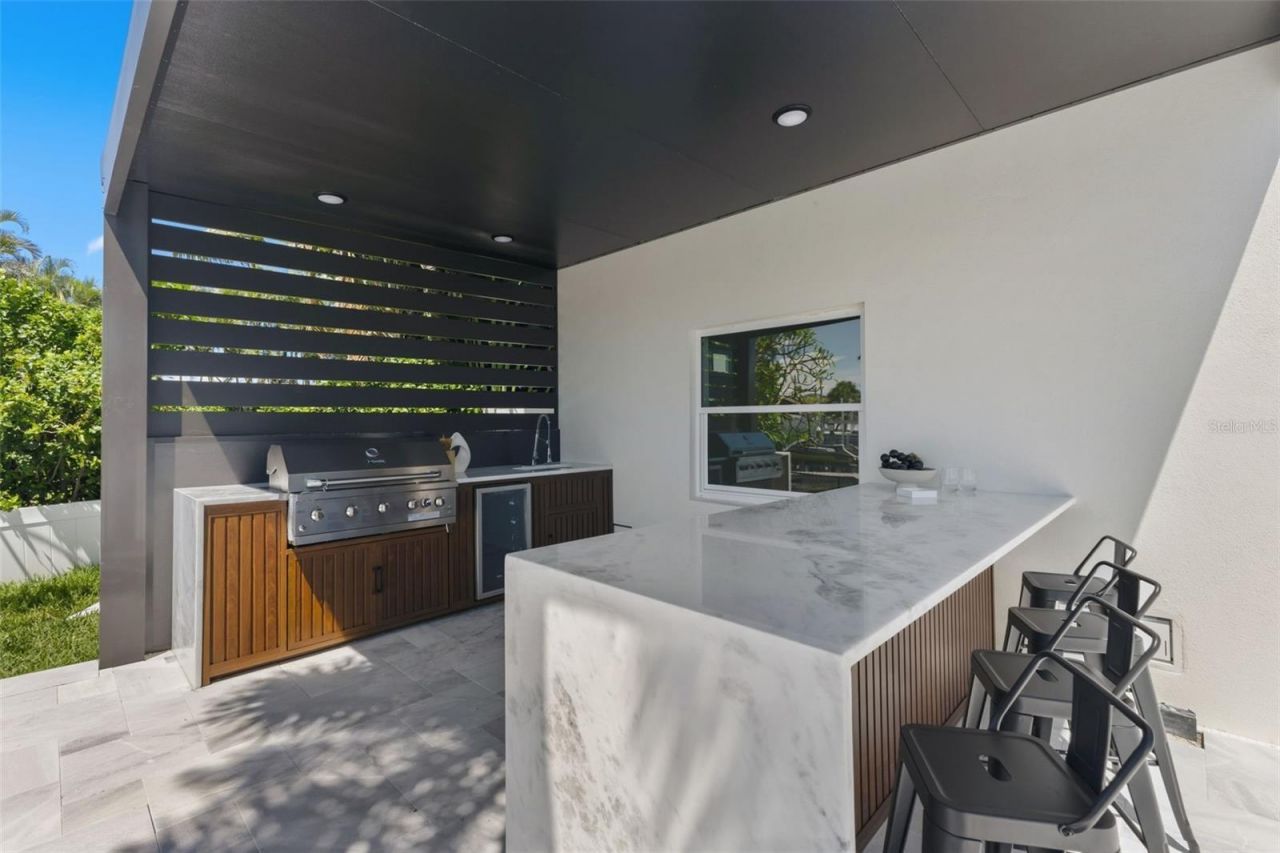 7870 Causeway Boulevard S, Saint Petersburg, FL 33707 Photo