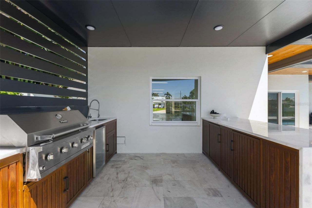 7870 Causeway Boulevard S, Saint Petersburg, FL 33707 Photo