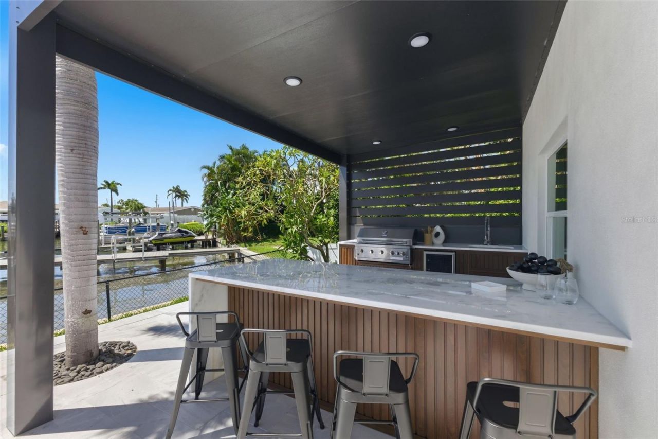 7870 Causeway Boulevard S, Saint Petersburg, FL 33707 Photo
