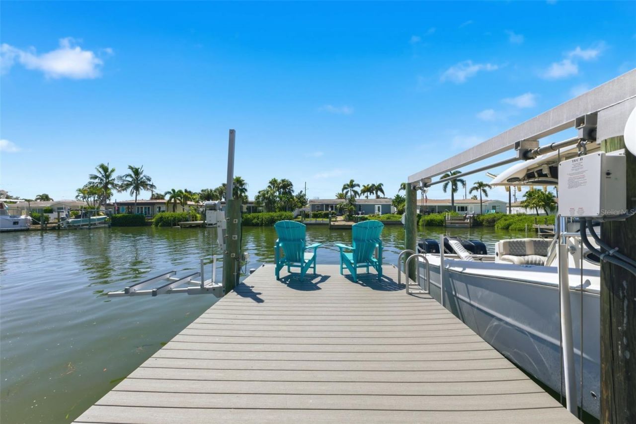 7870 Causeway Boulevard S, Saint Petersburg, FL 33707 Photo