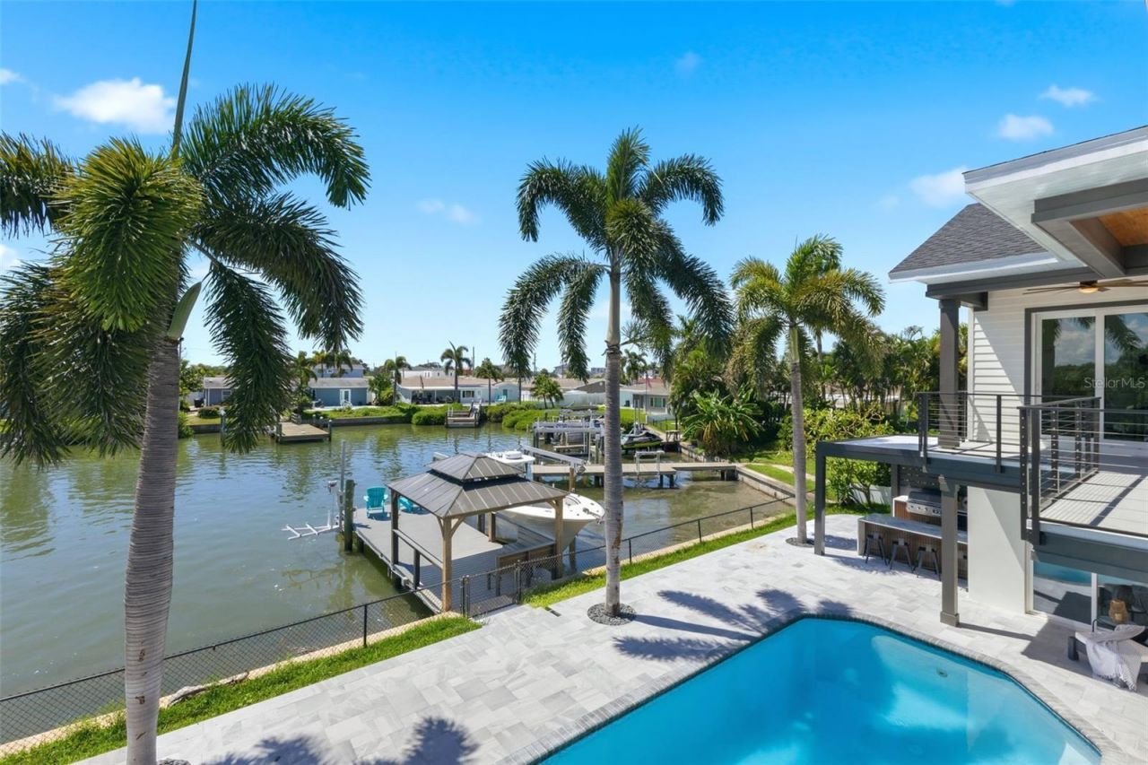 7870 Causeway Boulevard S, Saint Petersburg, FL 33707 Photo