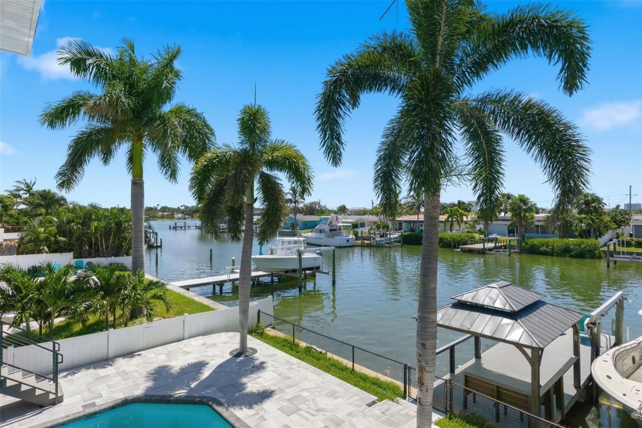 7870 Causeway Boulevard S, Saint Petersburg, FL 33707 Photo