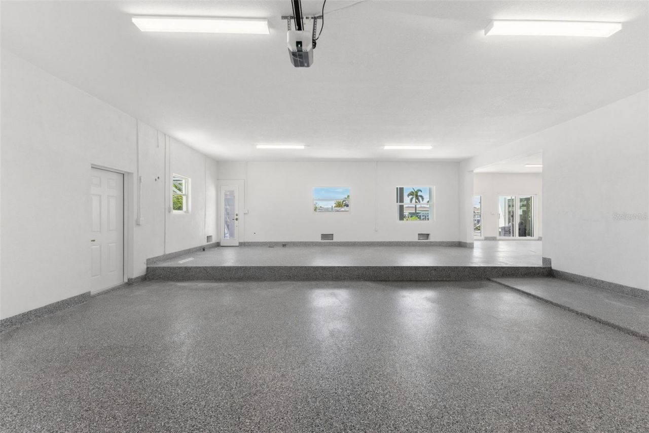 7870 Causeway Boulevard S, Saint Petersburg, FL 33707 Photo