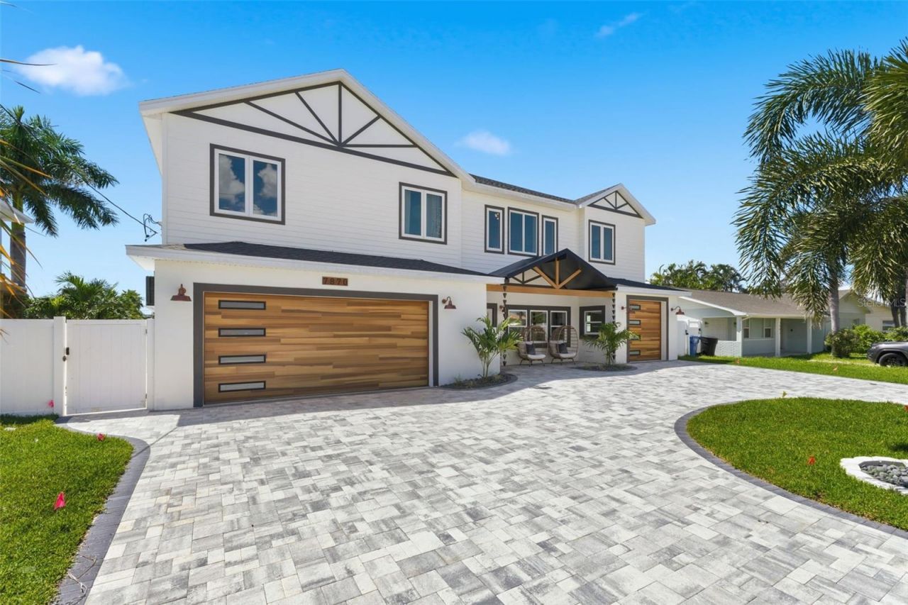 7870 Causeway Boulevard S, Saint Petersburg, FL 33707 Photo
