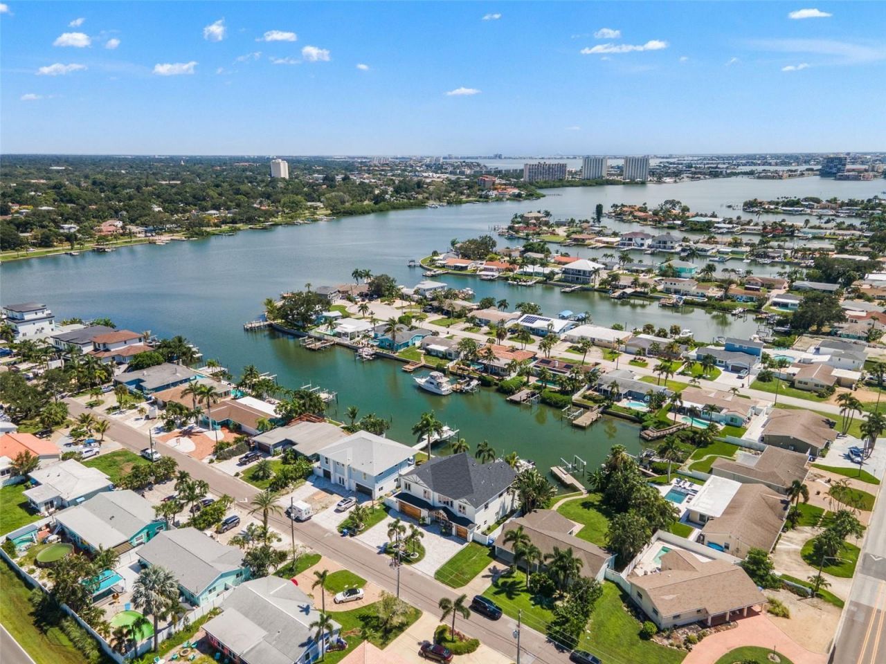 7870 Causeway Boulevard S, Saint Petersburg, FL 33707 Photo