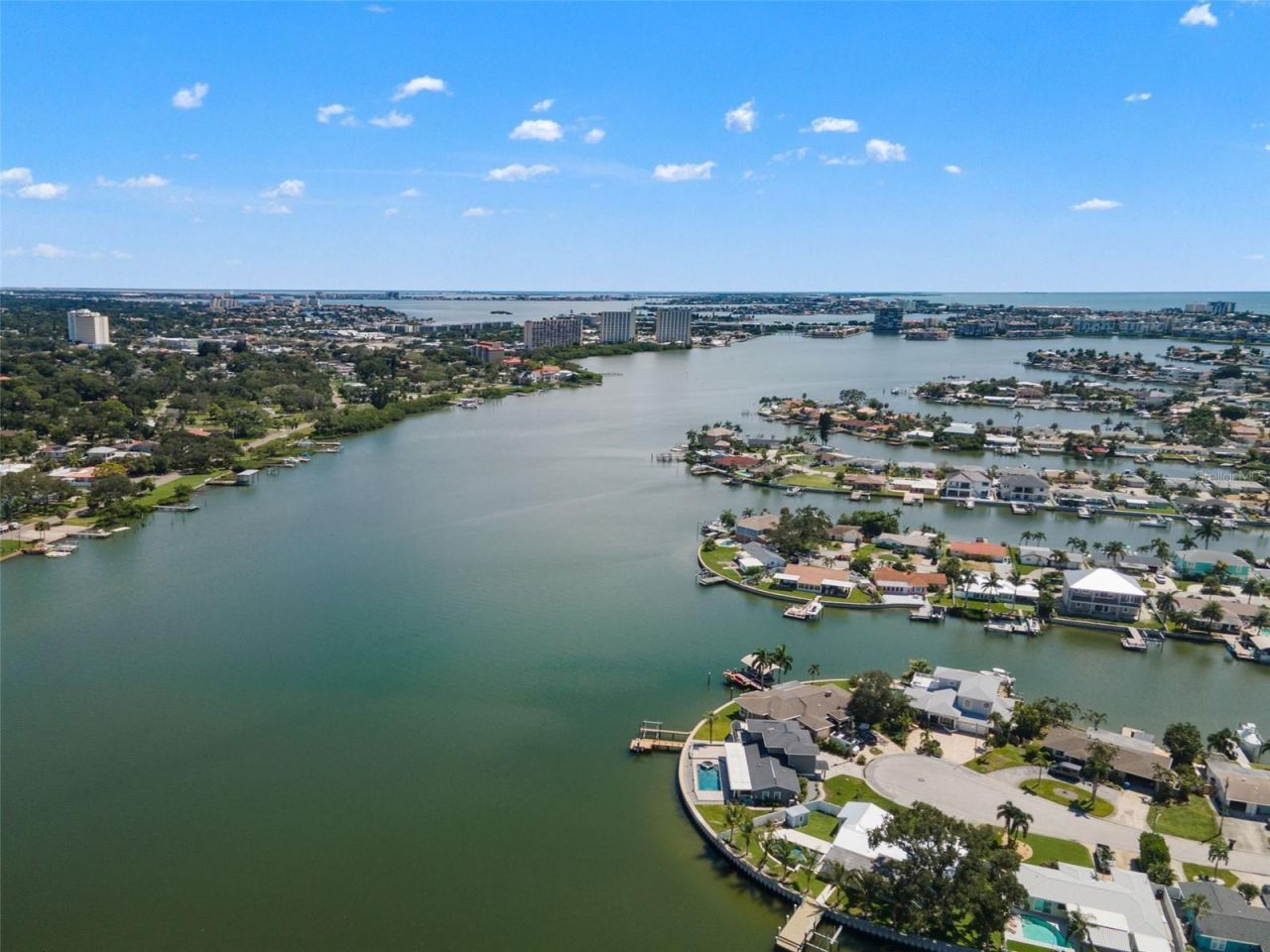 7870 Causeway Boulevard S, Saint Petersburg, FL 33707 Photo