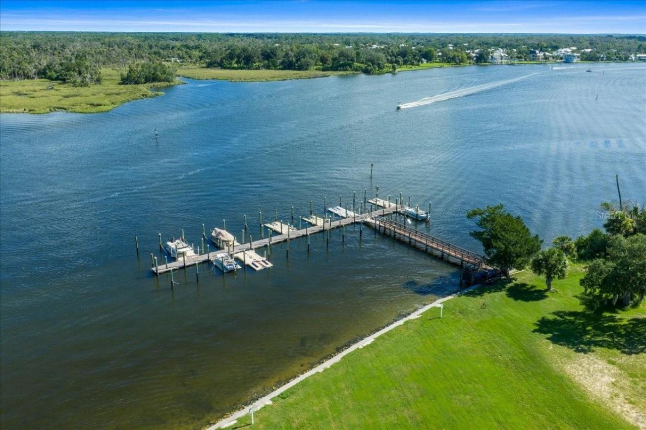 2825 N Rivers Edge Boulevard, Crystal River, FL 34429 Photo