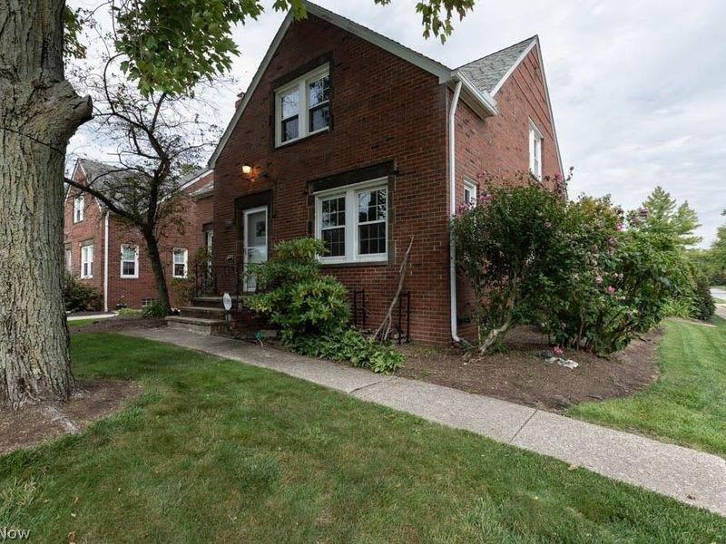 2099 Miramar Boulevard, South Euclid, OH 44121 Photo 2