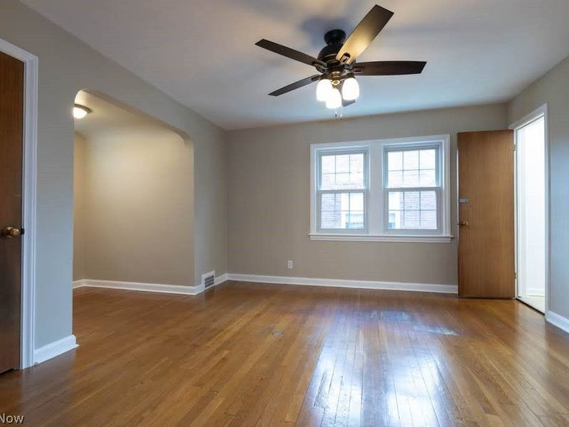 2099 Miramar Boulevard, South Euclid, OH 44121 Photo 31