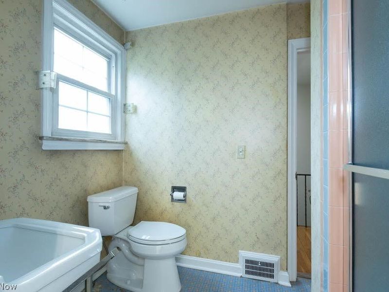 2099 Miramar Boulevard, South Euclid, OH 44121 Photo 33