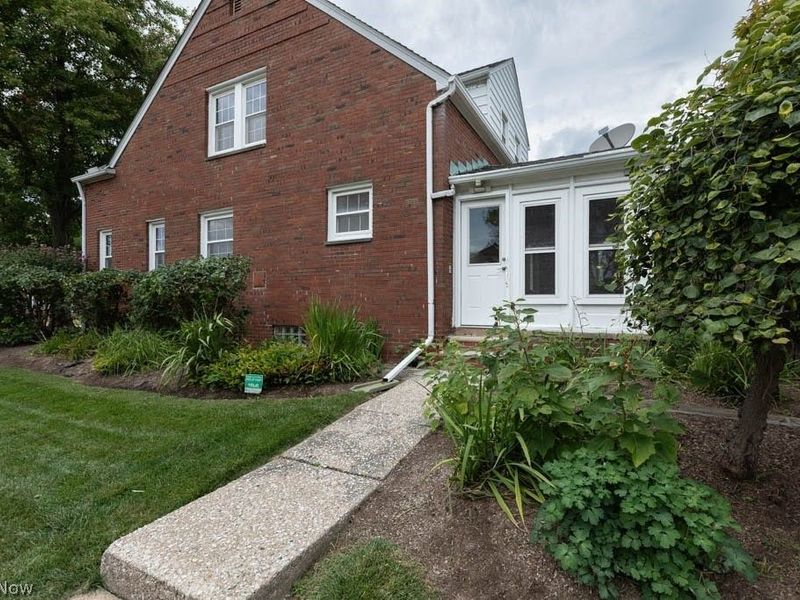 2099 Miramar Boulevard, South Euclid, OH 44121 Photo 4