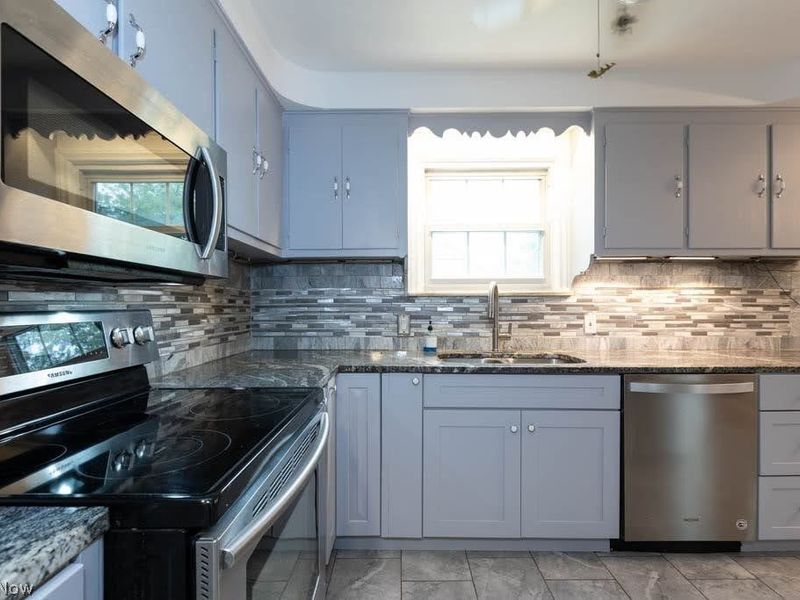 2099 Miramar Boulevard, South Euclid, OH 44121 Photo 5