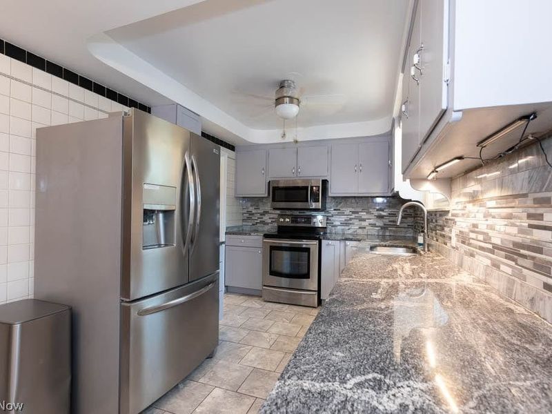 2099 Miramar Boulevard, South Euclid, OH 44121 Photo 7