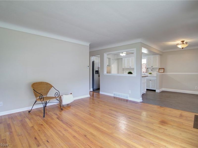 4388 W 155th Street, Cleveland, OH 44135 Photo 4