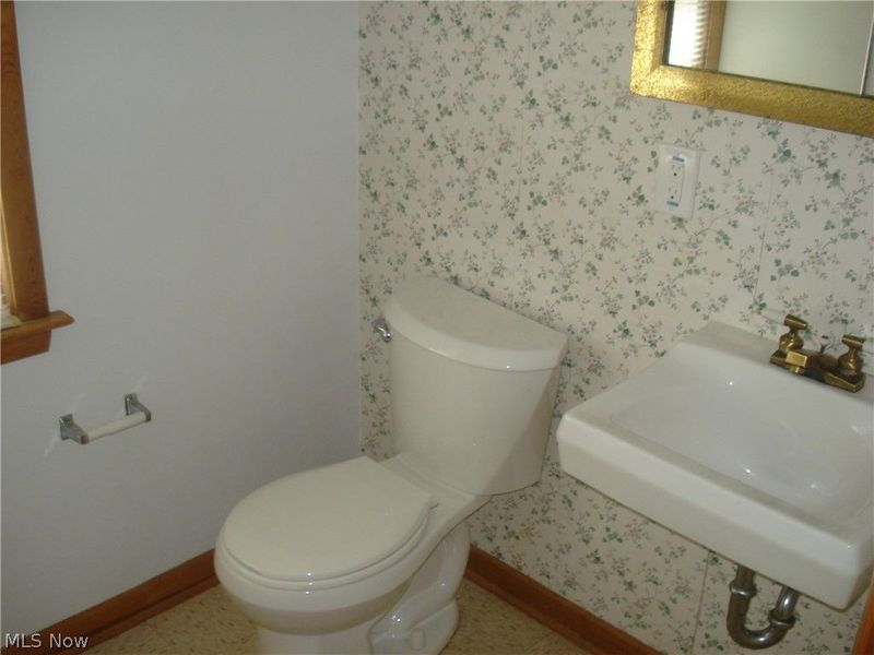 24500 Puritan Road, Euclid, OH 44123 Photo 19