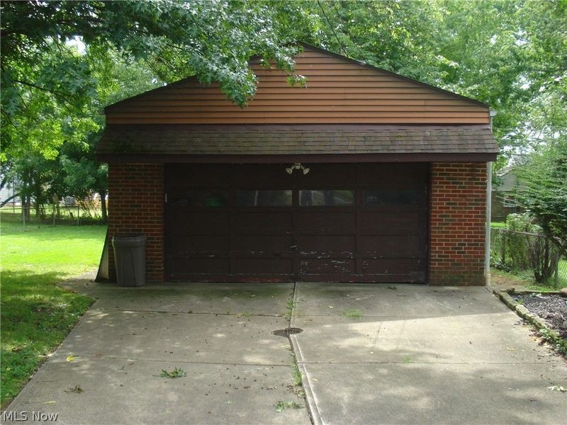 24500 Puritan Road, Euclid, OH 44123 Photo 36