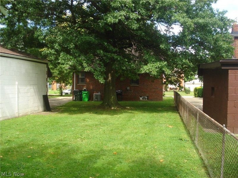 24500 Puritan Road, Euclid, OH 44123 Photo 38