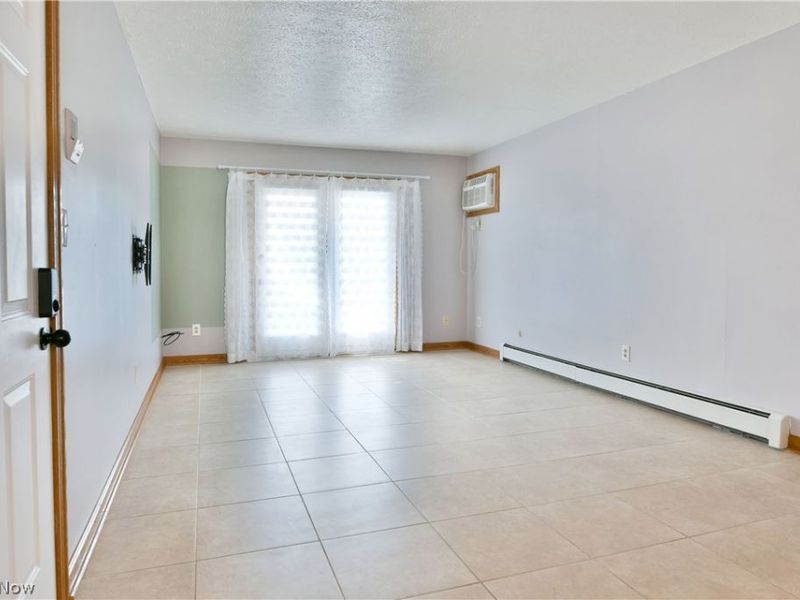 882 Pearson Circle, Unit 1, Youngstown, OH 44512 Photo 10