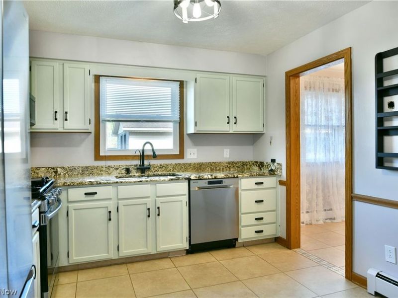 882 Pearson Circle, Unit 1, Youngstown, OH 44512 Photo 14