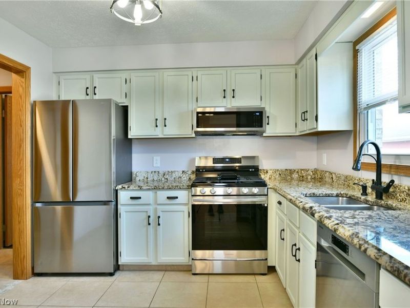 882 Pearson Circle, Unit 1, Youngstown, OH 44512 Photo 15