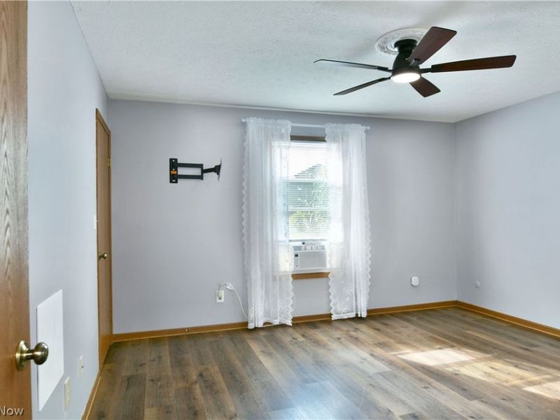 882 Pearson Circle, Unit 1, Youngstown, OH 44512 Photo 32