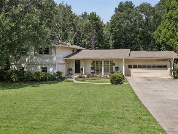 2756 Fontainebleau Drive, Atlanta, GA 30360
