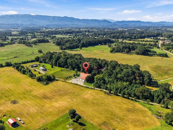 5710 Sevierville Rd, Seymour, TN 37865