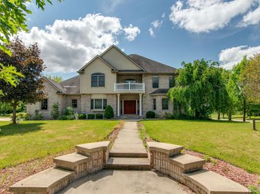 1821 WOODS Way, Mt Pleasant, Mi 48858