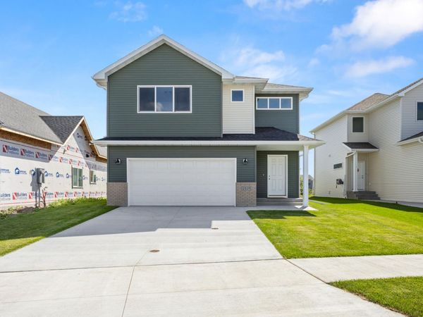 2529 36th Avenue S, Moorhead, MN 56560