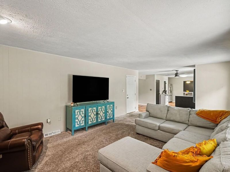 5862 Forge Bridge Drive, West Chester, OH 45069 Photo 11