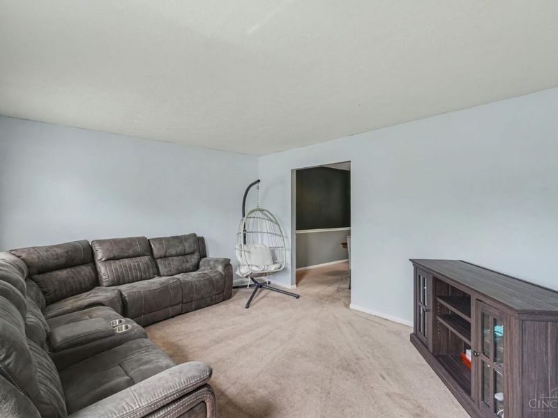 5862 Forge Bridge Drive, West Chester, OH 45069 Photo 4