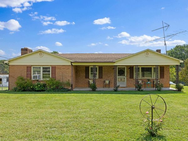 1096 COLD SPRINGS RD, STUARTS DRAFT, VA 24477