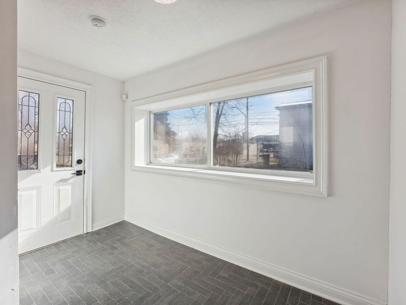 2481 Osceola Avenue, Columbus, OH 43211 Photo 3