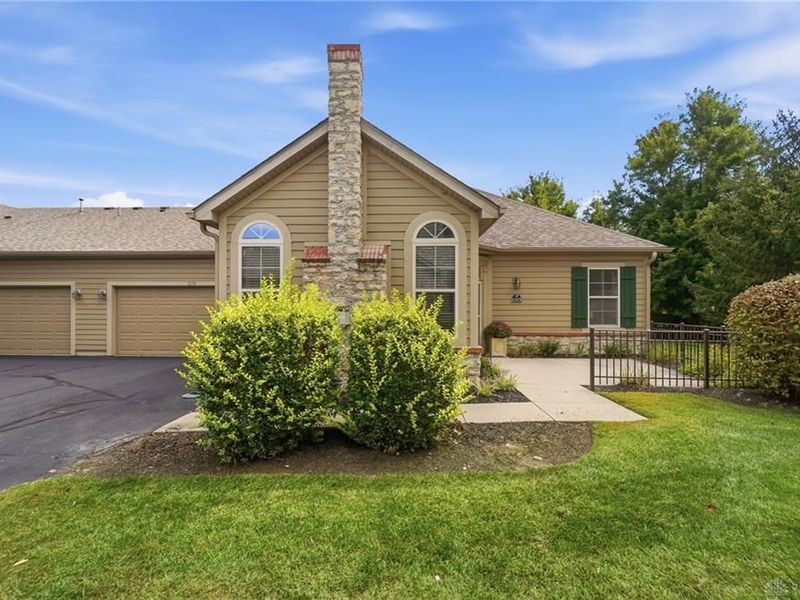 2375 Locust Hill Boulevard, Beavercreek, OH 45431 Photo 3