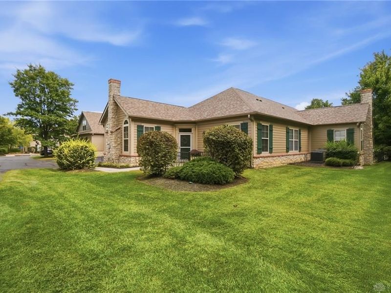 2375 Locust Hill Boulevard, Beavercreek, OH 45431 Photo 4