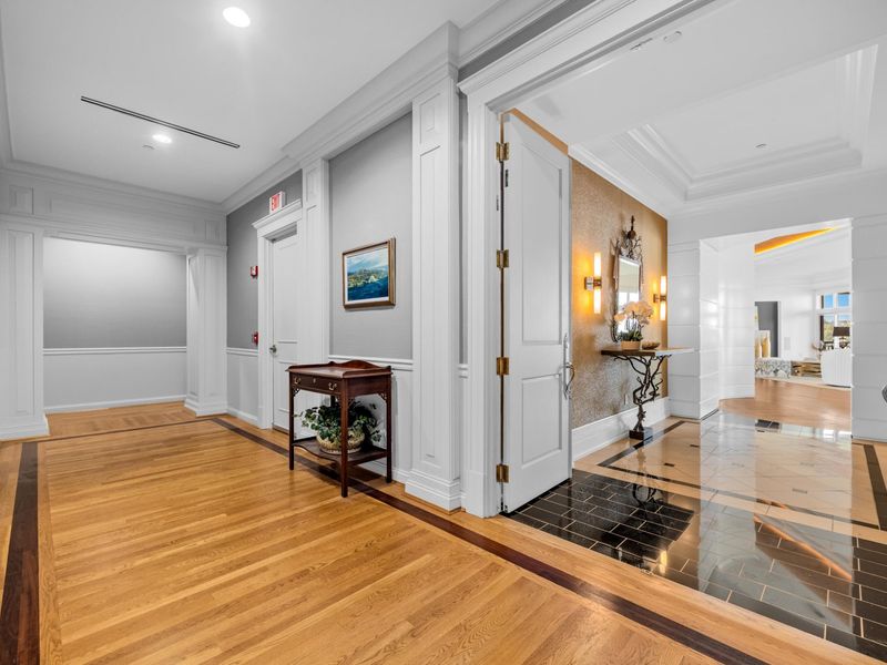 100 W Rivercenter Boulevard, Unit 3B, Covington, KY 41011 Photo 3