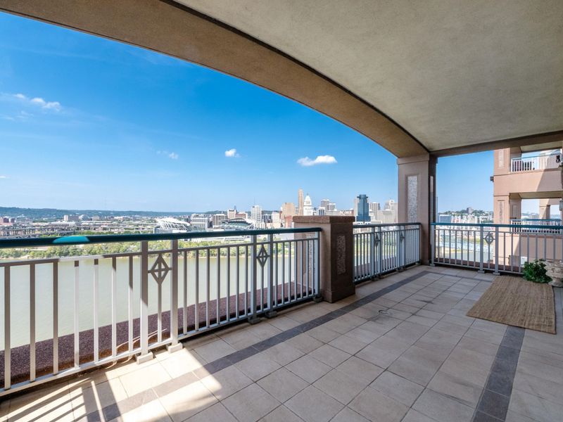 100 W Rivercenter Boulevard, Unit 3B, Covington, KY 41011 Photo 49