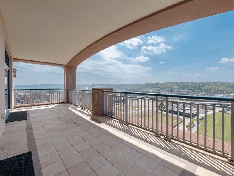 100 W Rivercenter Boulevard, Unit 3B, Covington, KY 41011 Photo 50