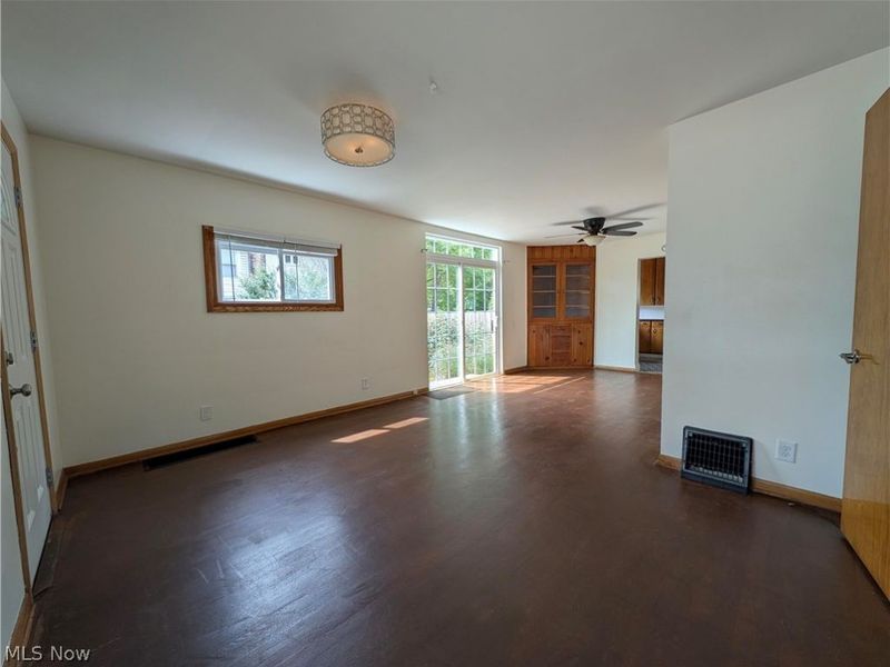 56 Charlotte Street, Akron, OH 44303 Photo 9