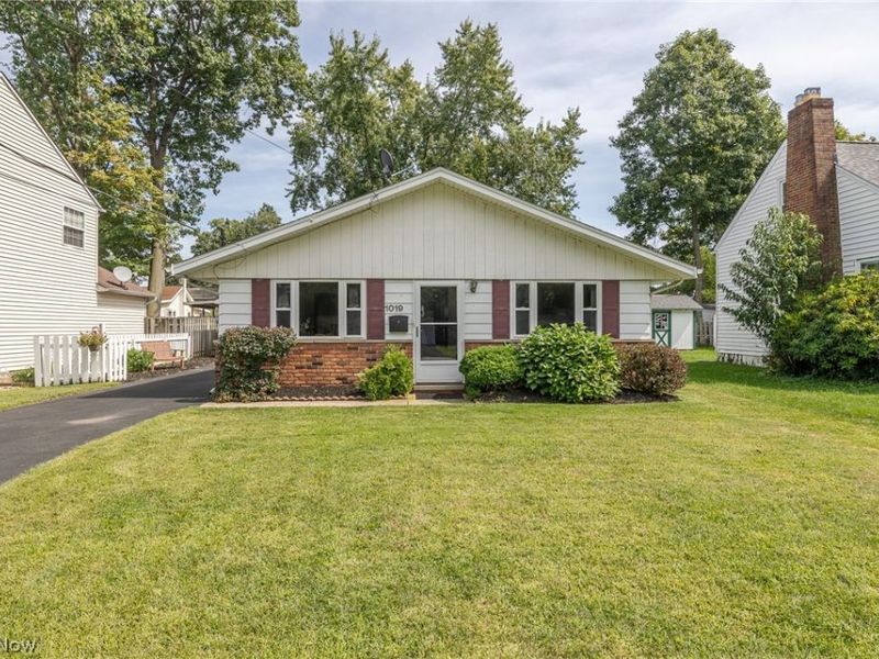 1019 Elmwood Drive, Willoughby, OH 44094 Photo 1